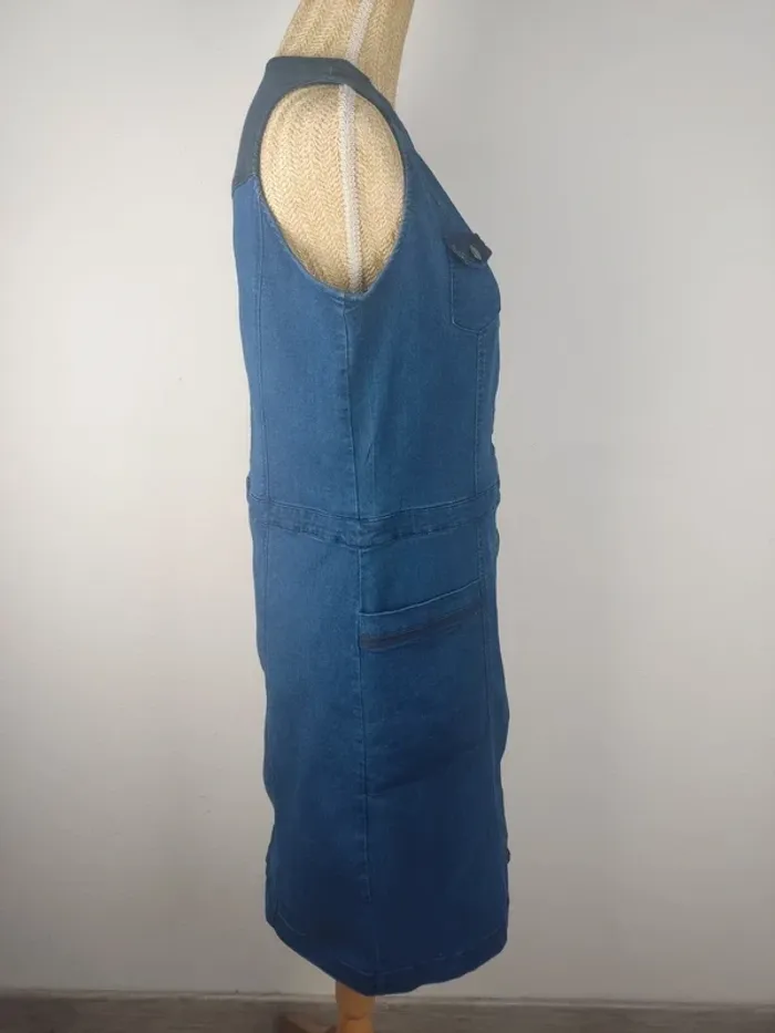 Robe mi-longue en jeans sans manches avec poches et empiècements bleu marine taille 38 Felino - photo numéro 3