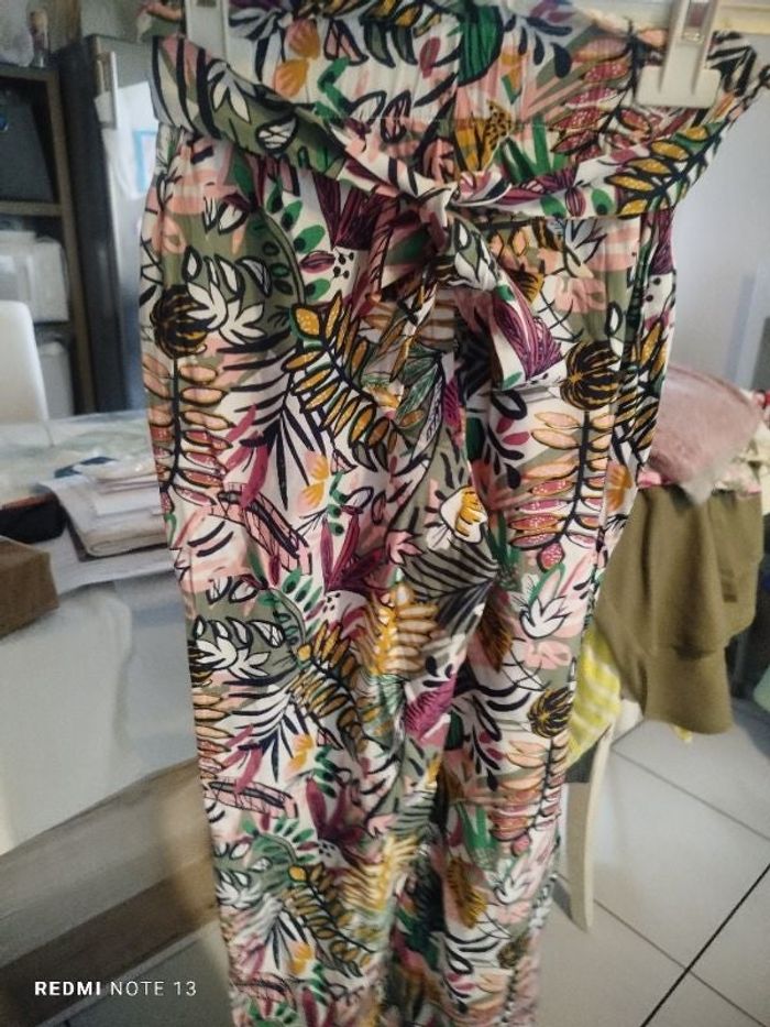 #kytie5ansfille. Pantalon taille 5/6 ans