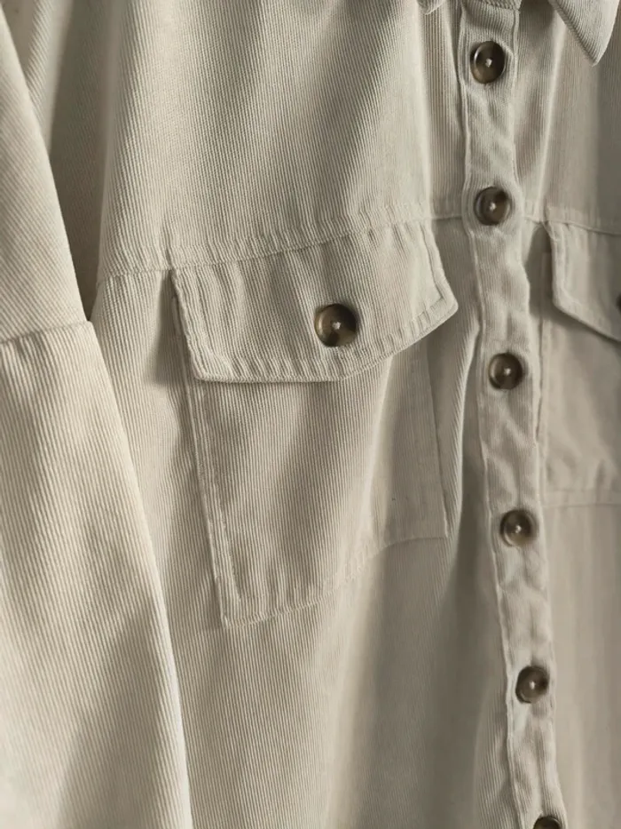 Surchemise | Veste crème Stradivarius - photo numéro 2