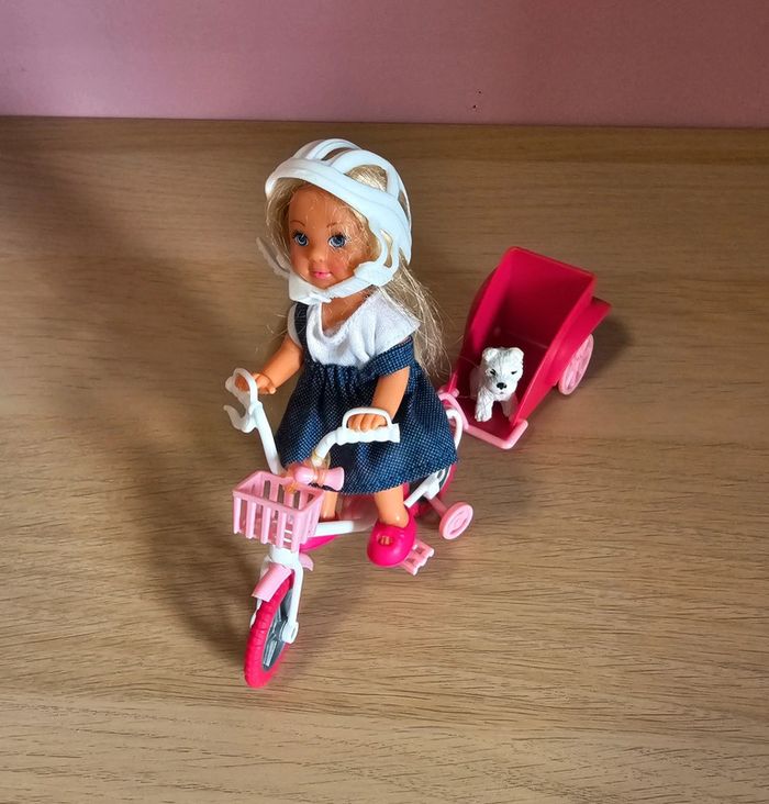 Poupée Evi love en vélo avec son chien - photo numéro 3