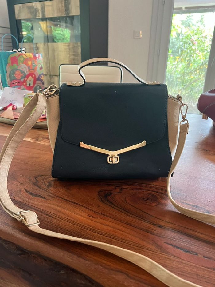 Sac à main avec bandoulière