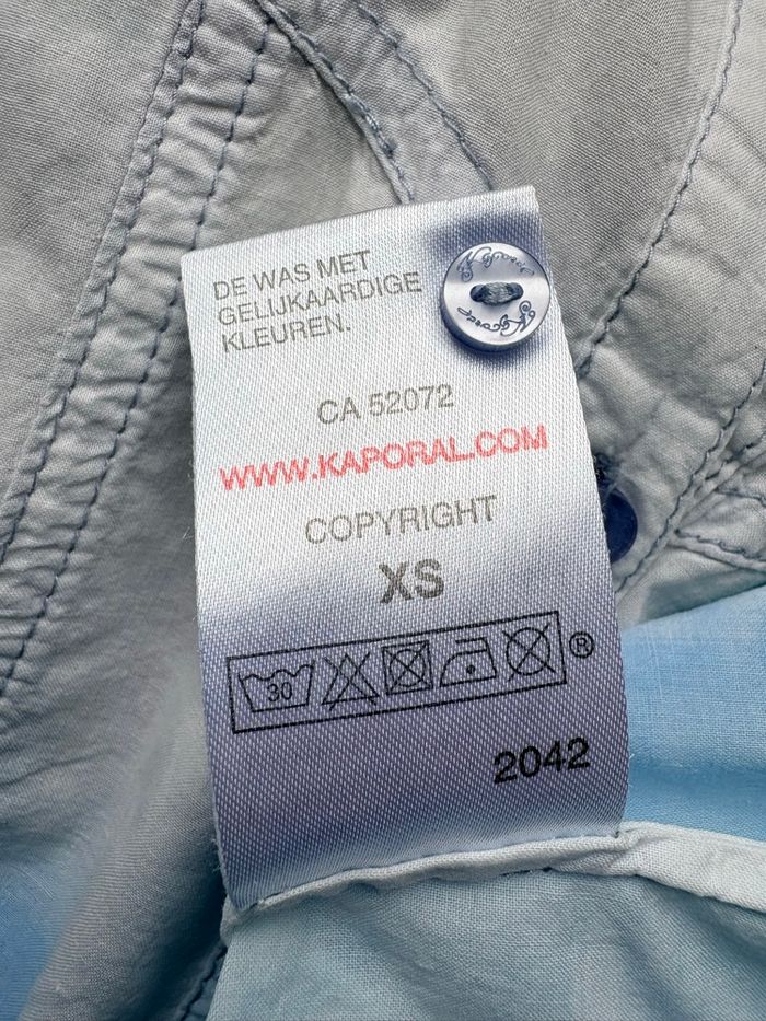 🤍 Chemisette femme Kaporal – Taille XS – Blanc dégradé bleu ciel – TBE - photo numéro 10