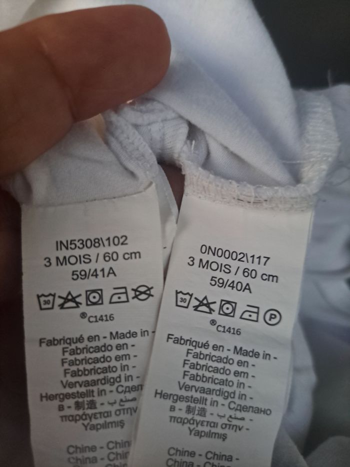 Lot 1 : 1 Body et 1 Tee-shirt - photo numéro 6