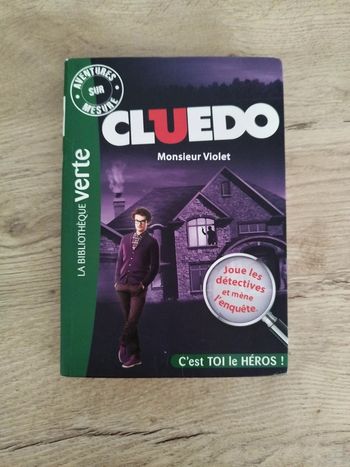 Livre Cluedo monsieur Violet
