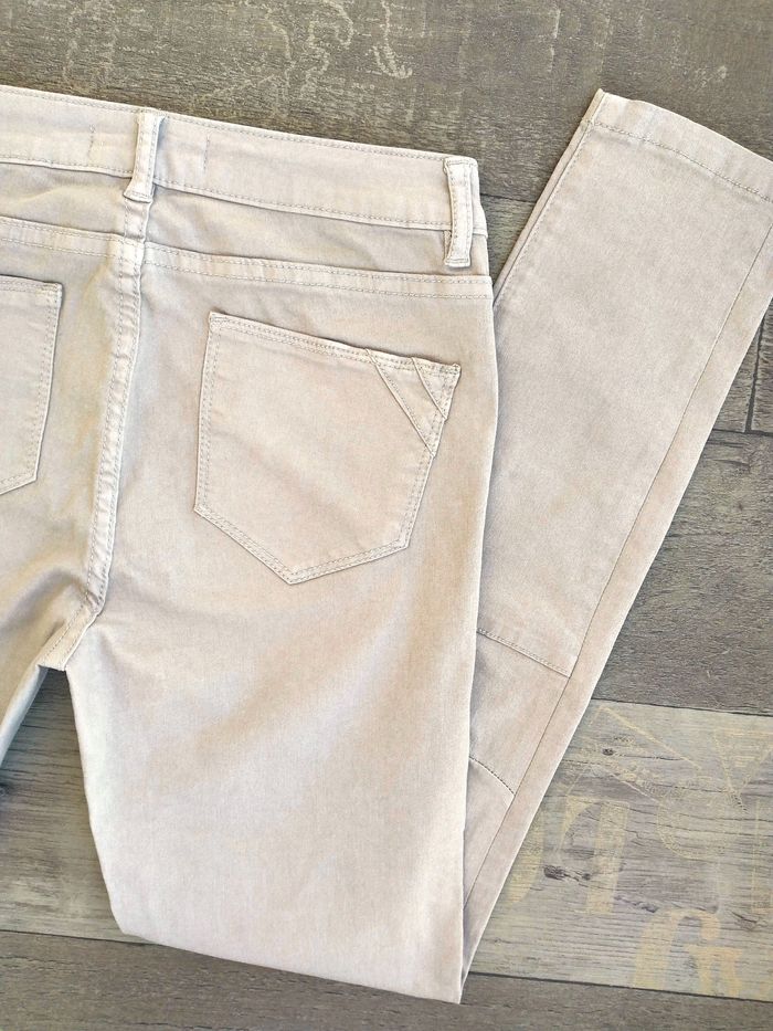 Pantalon skinny beige crème - Cache Cache • Fausses poches sur l'avant • 2 poches à l'arrière • Mati - photo numéro 9