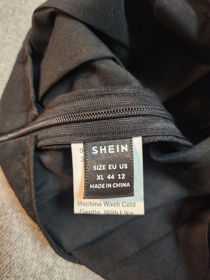 Jupe plissee noire courte taille XL 44 shein - photo numéro 3