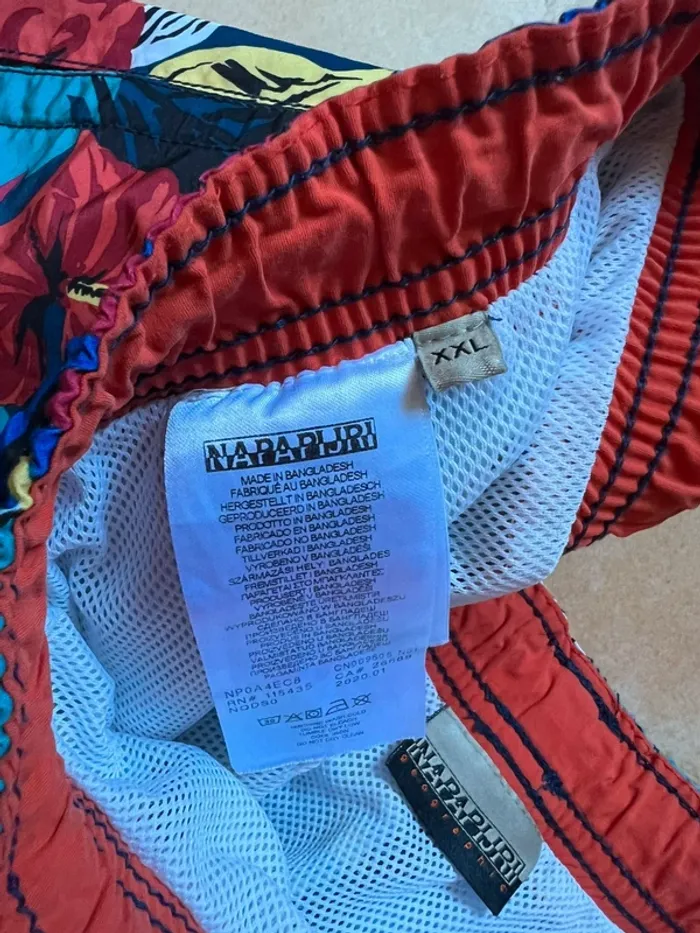 Short de bain napapijri avec motifs à fleurs taille L - photo numéro 4