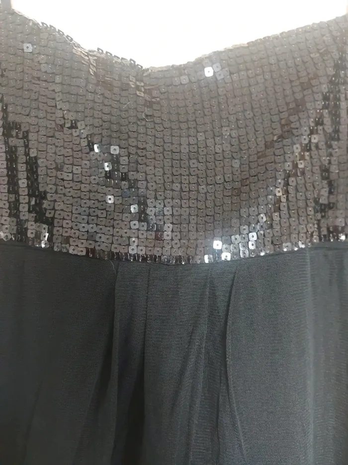 Superbe robe noire voile et sequin - photo numéro 5