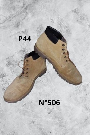 N°506 Chaussure daim marron clair T44. Neuf.