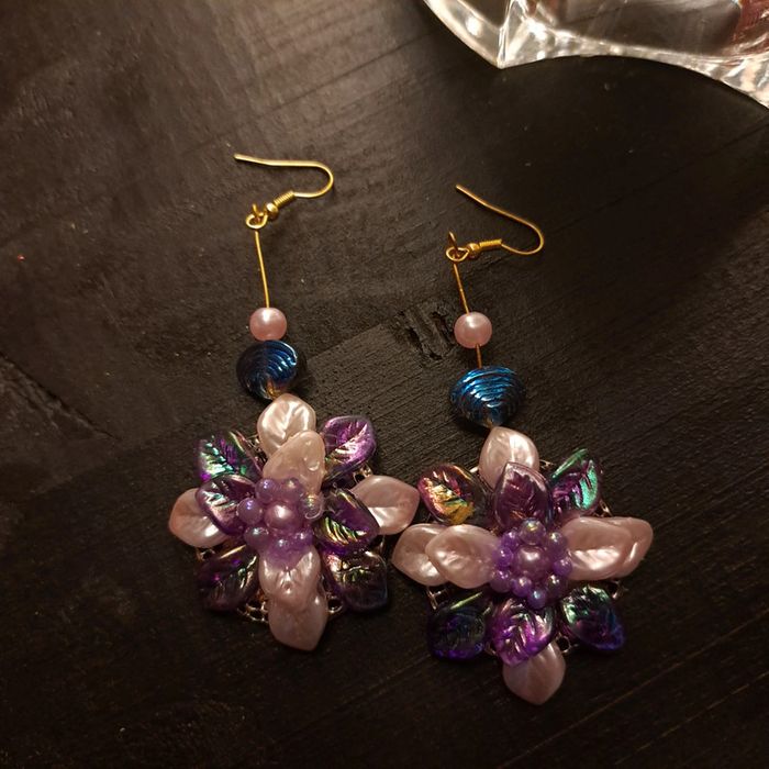 Boucles d'oreilles pendante violette et rose - photo numéro 11