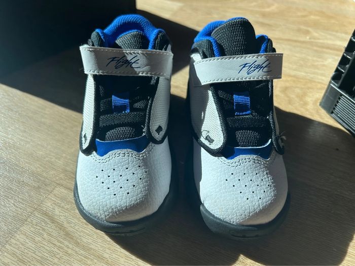 Chaussure Jordan taille 25 - photo numéro 6