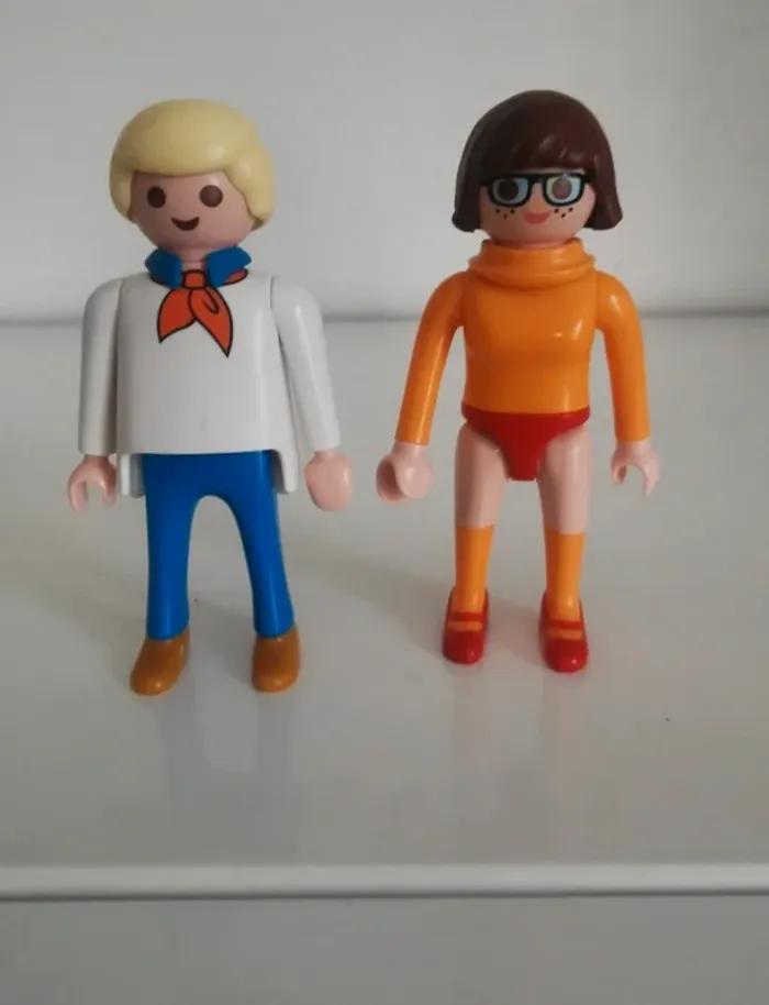 Playmobil lot personnage Fred et Daphné de scooby-doo