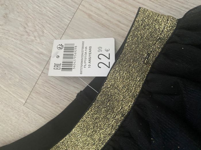 Belle jupe tulle noir et doré Okaidi taille 10 ans Neuf Okaïdi - photo numéro 4