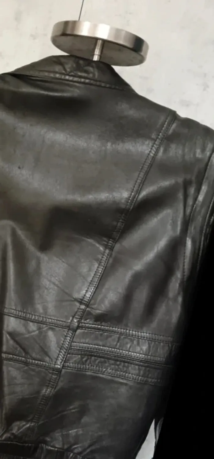 Veste en cuir véritable – Style bomber chic et vintage, prêt à porter ! - photo numéro 2
