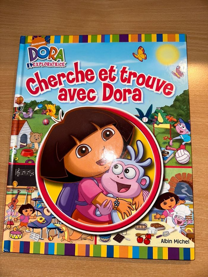 Livre “Cherche et Trouve – Dora l’exploratrice” Ludique et coloré