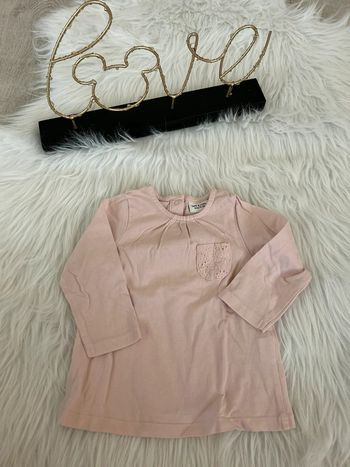 Très beau pull fin rose 🥰 taille 12 mois tao