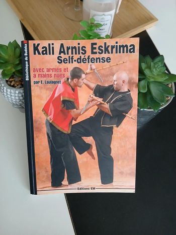 Livre d'arts Martiaux Self défense Kali Arnis Eskrima Neuf🌿🌈