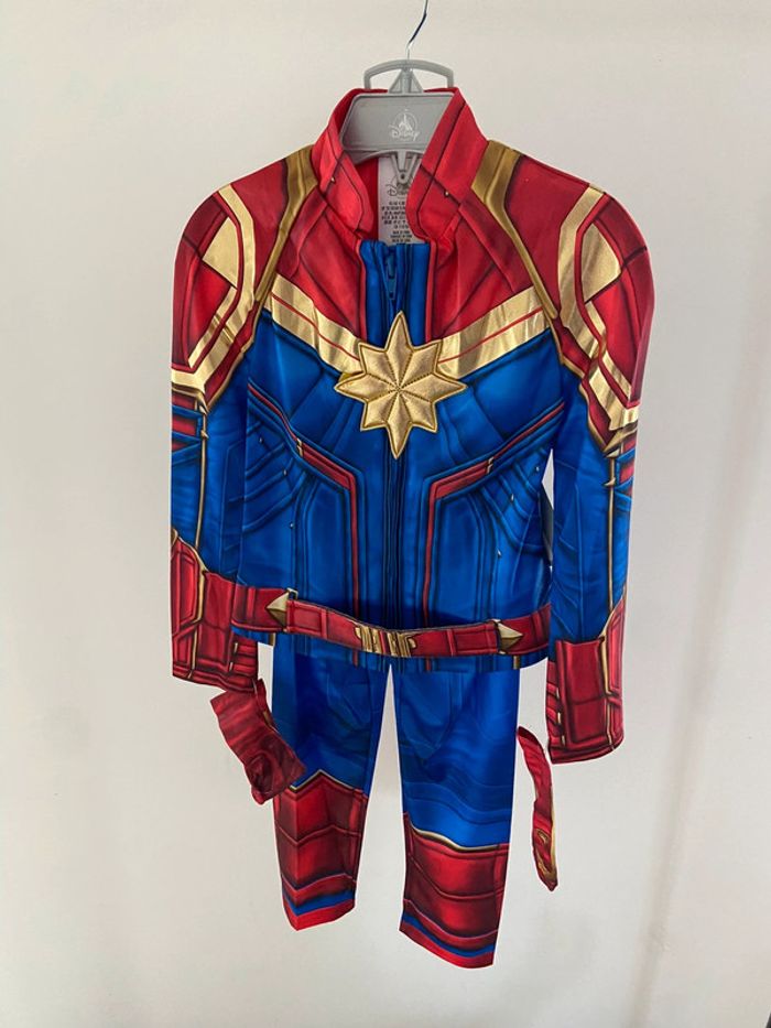 Disney Store Costume Déguisement Captain Marvel pour enfants (Neuf) 4ans
