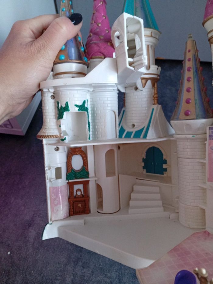 Château La belle et la bete Disney - photo numéro 13