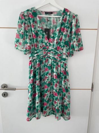 Robe verte fleurie T1