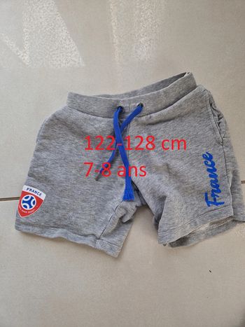 1 short 7-8 ans 122-128 cm  gris marque jurassic  WORLD