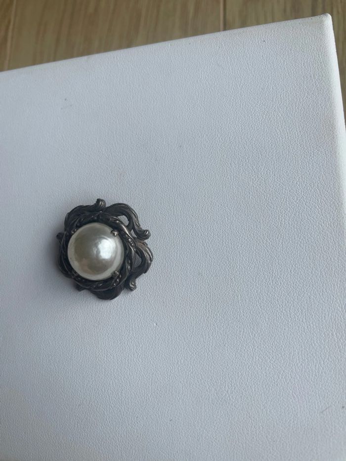 Broche ancienne perle argentée - photo numéro 3