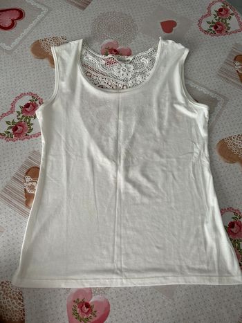 Débardeur blanc dos motif