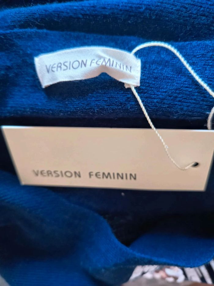Pull marque version féminin. (A37) - photo numéro 5
