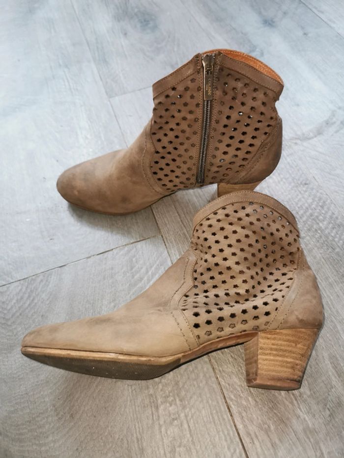 Bottines en cuir beiges / Colisée Paris - photo numéro 3