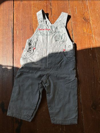 Ensemble Salopette kaki+ t-shirt manches longues bleues Sucre d’Orge 6 mois