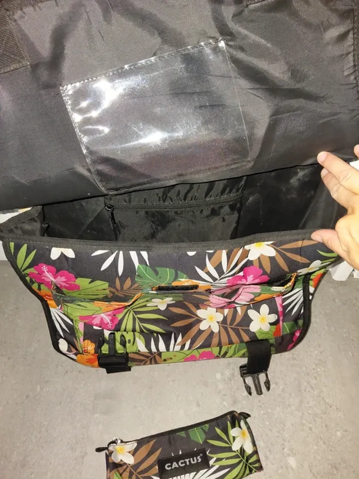 Cartable fleurs cactus à roulettes avec trousse - photo numéro 3