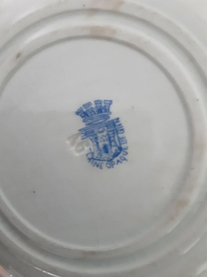 Lot de 2 assiettes vintage en porcelaine opaque marque gien motif proverbes militaire - photo numéro 6