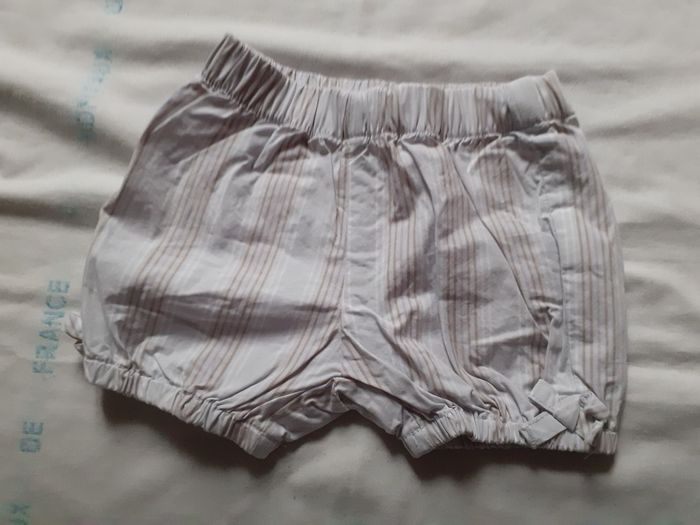 Short blanc rayé beige