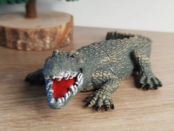 Figurine crocodile Animal de la savane