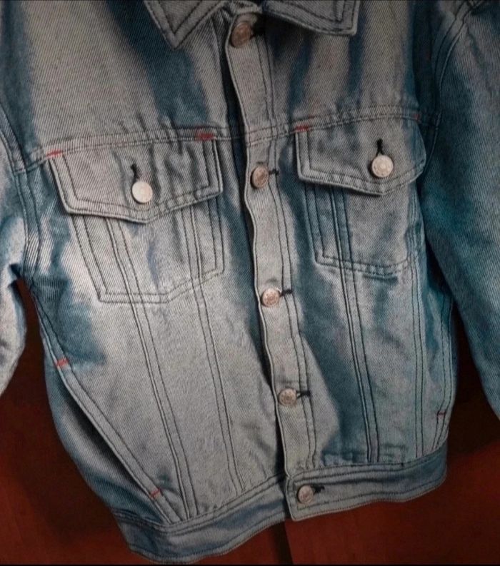 Veste en jean 8ans style vintage avec broderie au dos - photo numéro 2