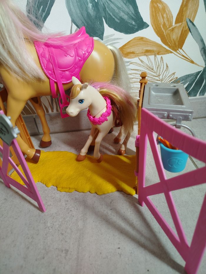 Barbie coffret chevaux - photo numéro 3