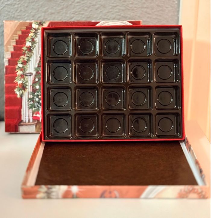 Boîte de chocolats VIDE de Noël (NEUF) - photo numéro 2