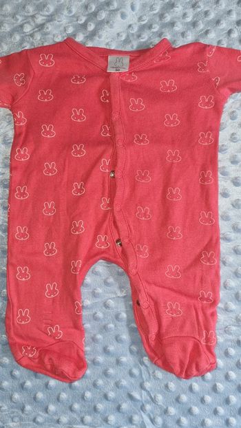 Pyjama 1 mois 50 cm en bon état