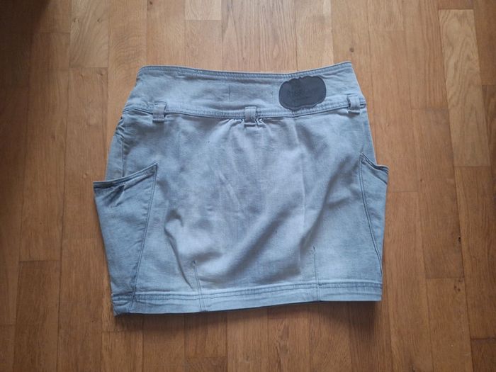 Jupe en jean gris - photo numéro 3