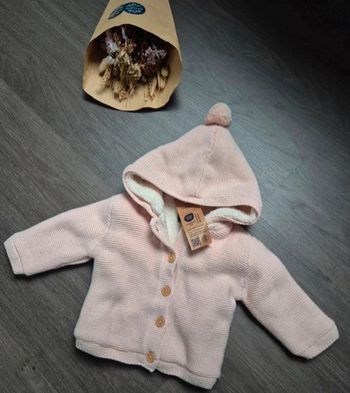 Magnifique gilet/veste polaire rose pâle neuve avec étiquette Kiabi 6 mois