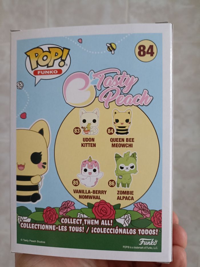 Funko pop tasty Peach 324 Queen bee  meowchi - photo numéro 2