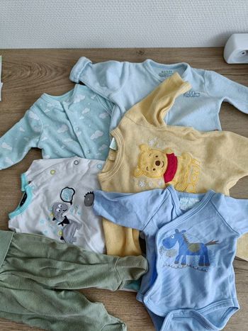 Lots vêtements taille naissance ( 0 mois)