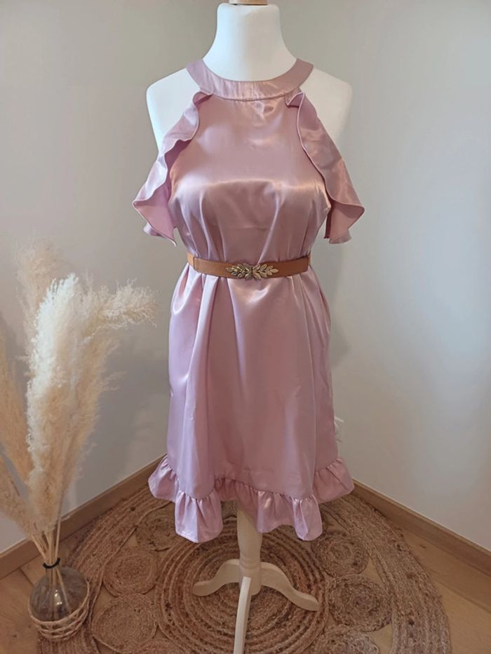 Robe rose satinée chic Reserved YFL taille M 38