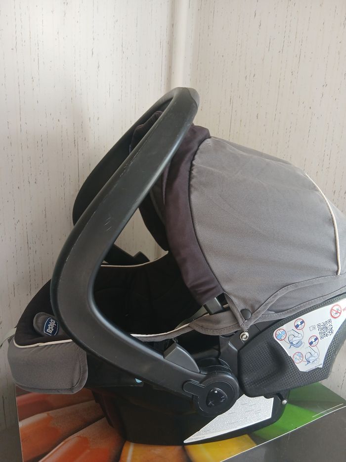 Siège auto chicco - photo numéro 2
