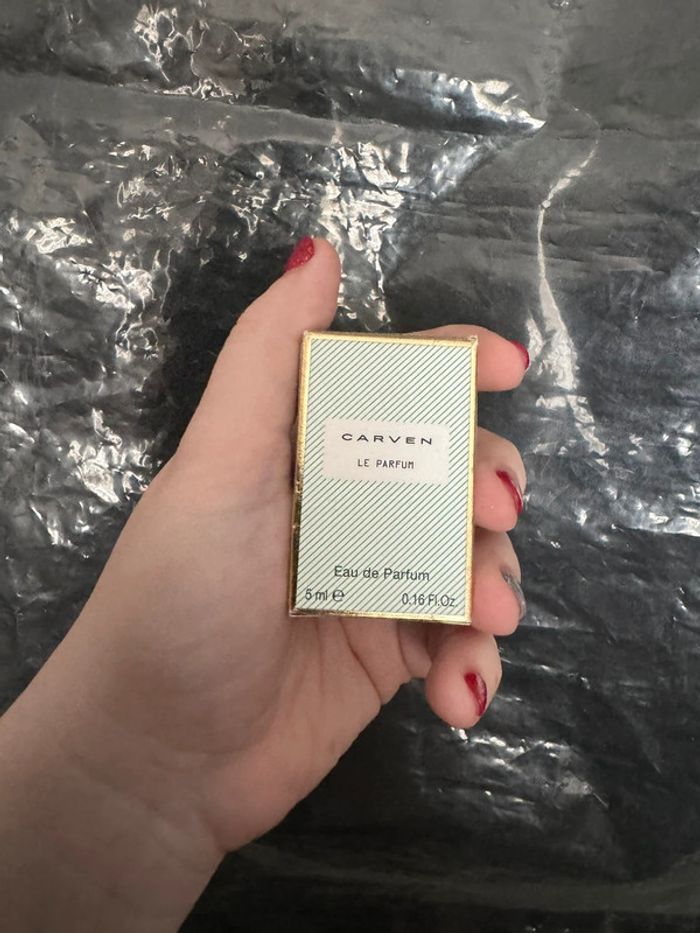 Miniature de parfum carven le parfum edp