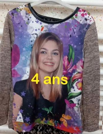 Tee shirt manche  longue multicolore  motif Louane  Taille  4  ans