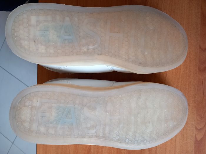 BASKETS A LED - photo numéro 7