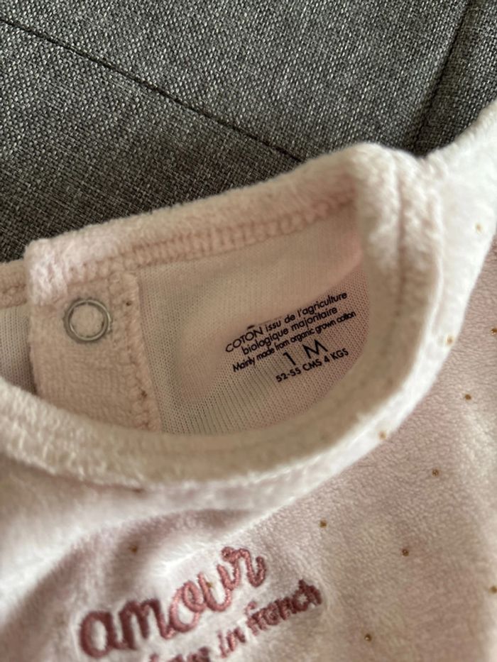 Pyjama 1 mois fille rose avec point dore kiabi très bon état - photo numéro 3
