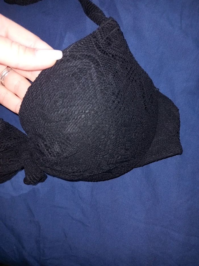 Haut de maillot de bain noir. Taille 75C. H&M - photo numéro 2