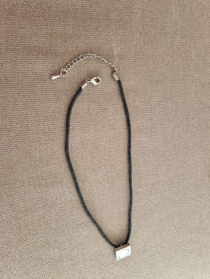 Collier fleur bleu dans un carré argenté - photo numéro 10